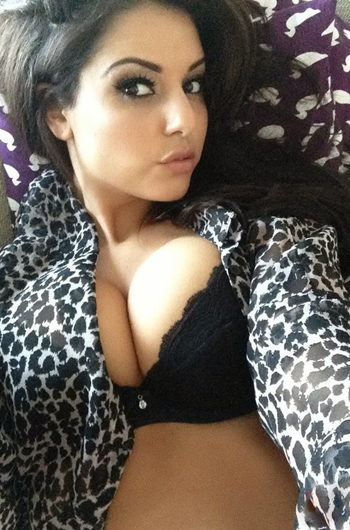 Amateur Hot Babe